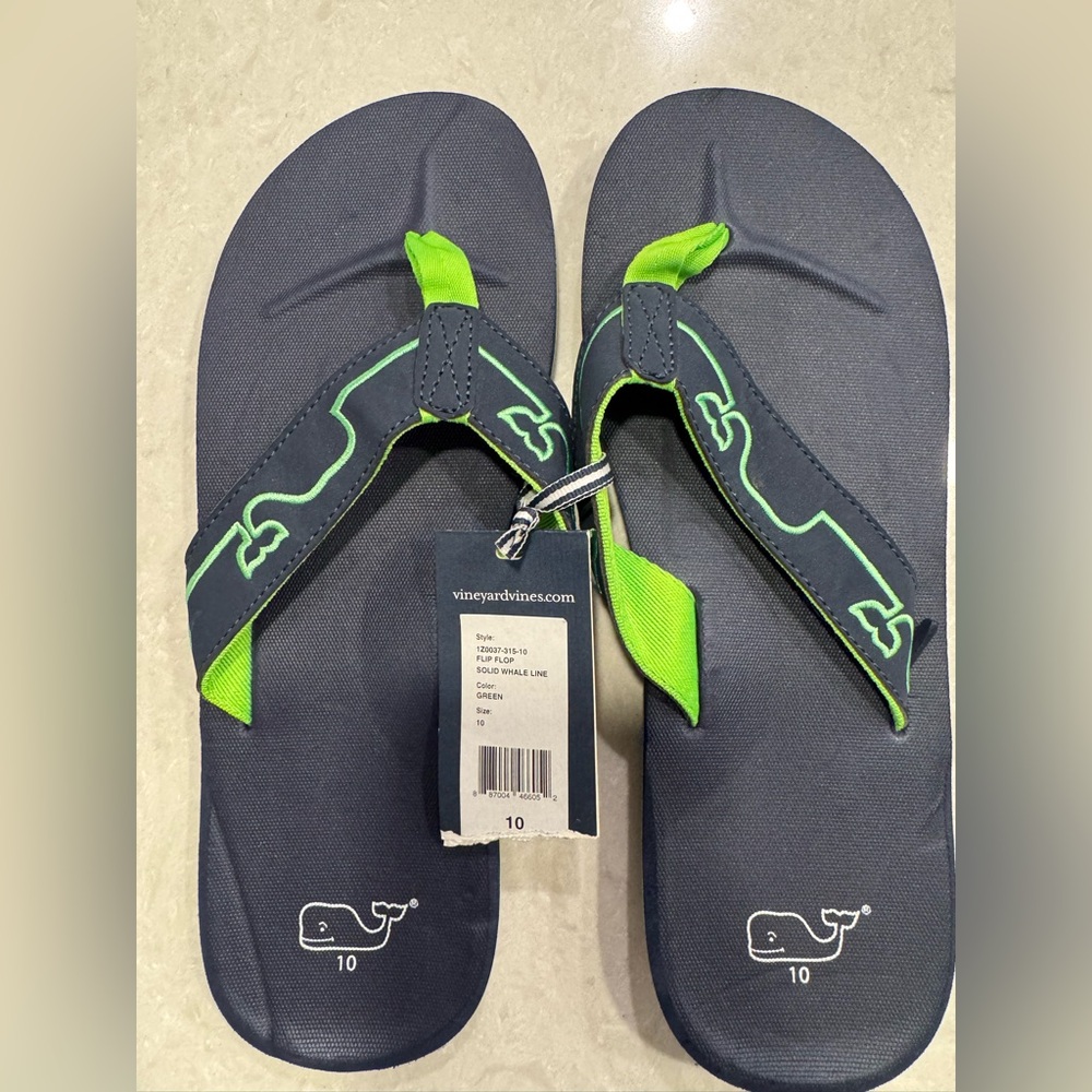 Vineyard Vines Navy and Green Flip Flops NWT
